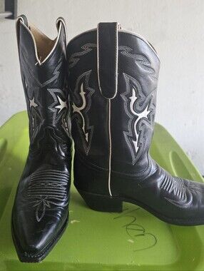 Wimens  Black Western Cowboy Boots with White Stitch Detail